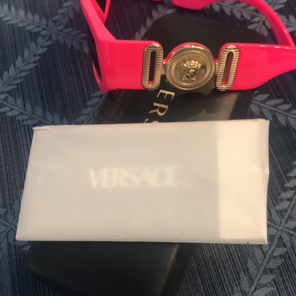 Versace Sunglasses - Picture 5 of 8